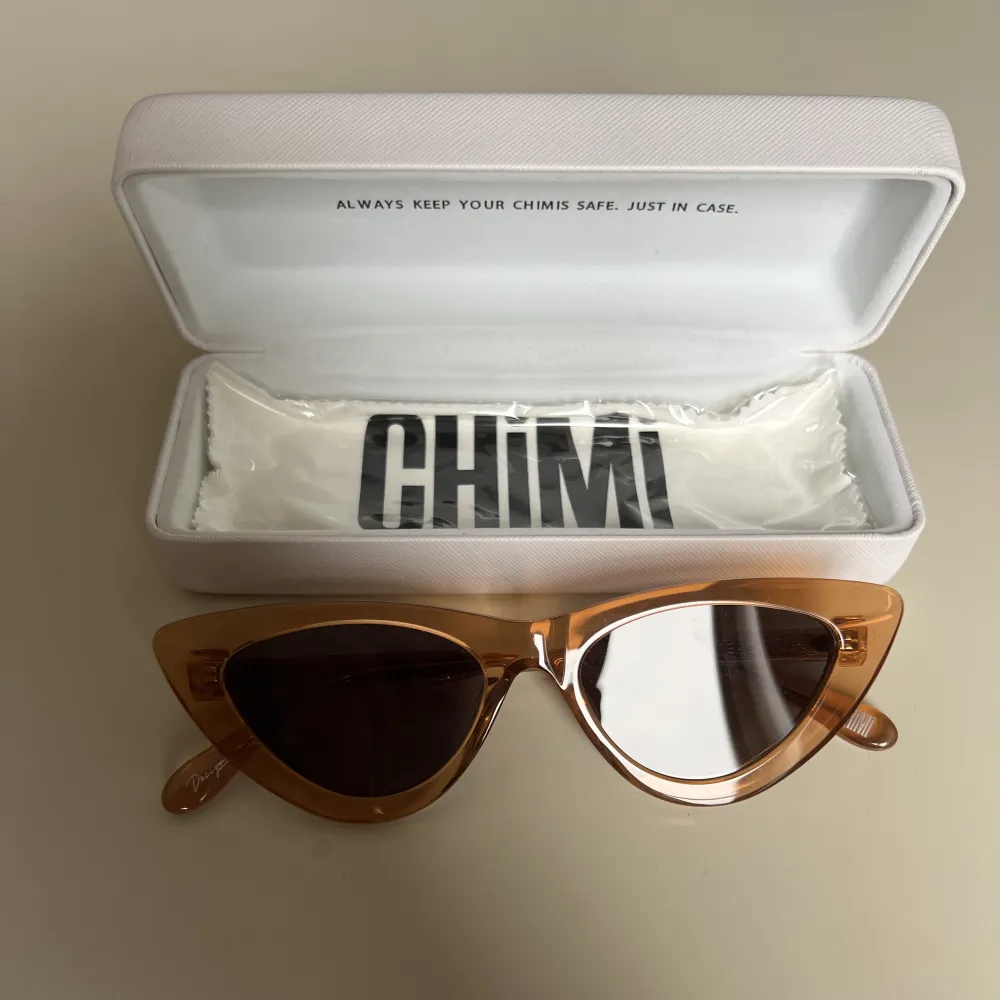Oanvända solglasögon från chimi eyewear . Accessoarer.