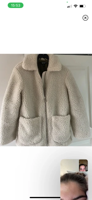 Teddy jacka  -  Aldrig använt, köpte den och ha aldrig haft chansen att använda den då den nt är min stil❣️ xs men skulle enkelt passa en s eller till och med m(hm)