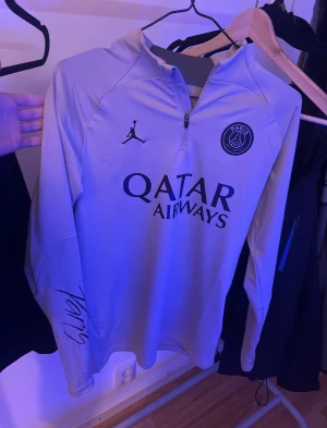 Psg tröja - Helt ny psg tröja köpt från Nike, aldrig använd. Nypris 800kr