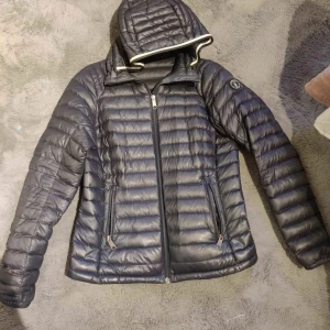 Peak performance jacka - Använd men i bra skick