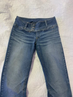 Jeans storlek 28 - Fina jeans i Storlek 28 låg midja 