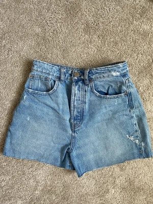 shorts - shorts från stradivarius på zalando fint skick kanppt anvädna🫶🏻🤍
