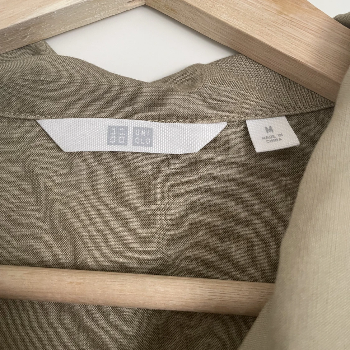 Grön kortärmad skjorta UNIQLO - 90