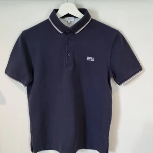 BOSS pikétröja strl S 14 - Mkt bra skick BOSS pikétröja strl S 14