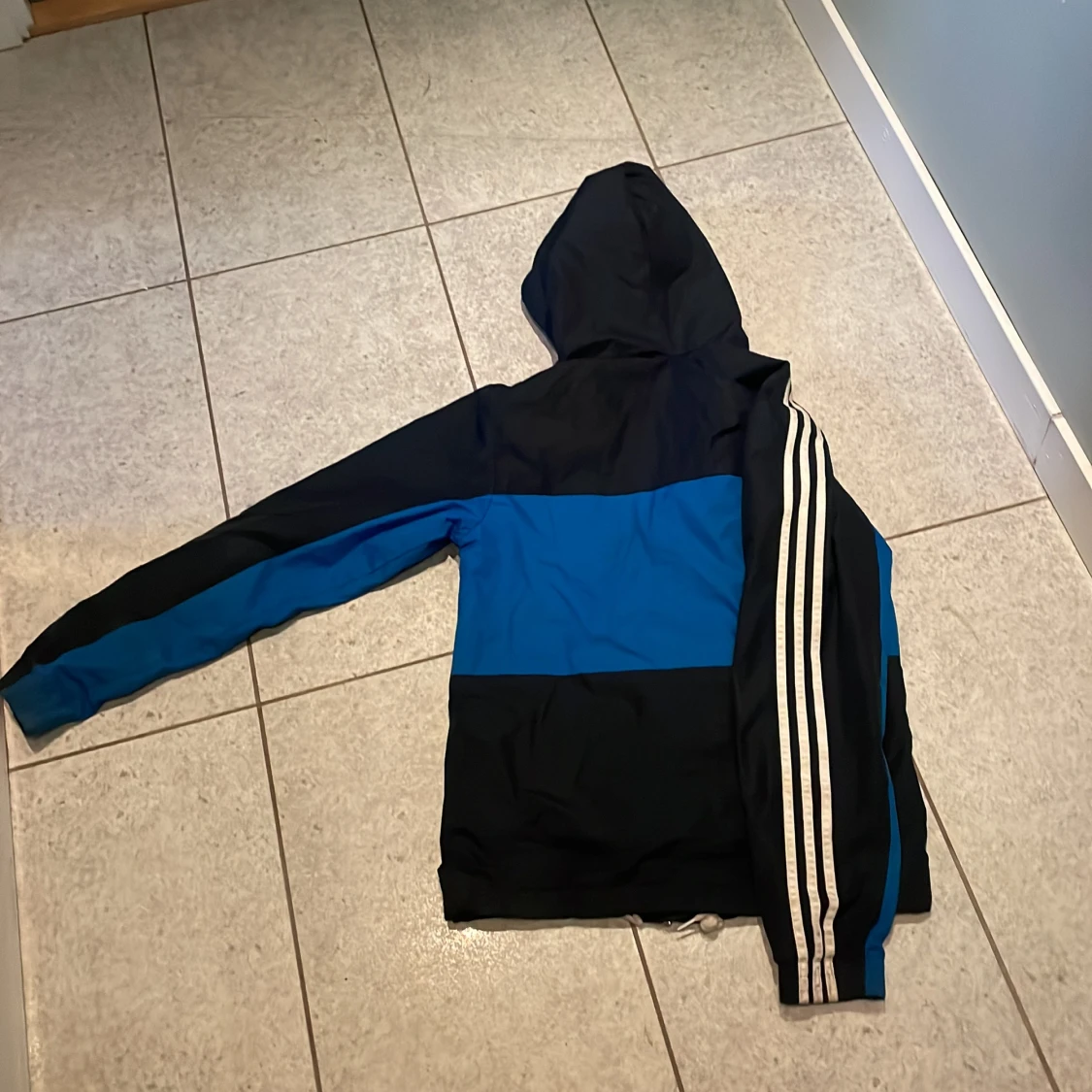 Adidas jacka  - 91