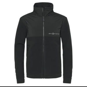 Sail racing - Helt ny sail racing, köpt för nån vecka sen, gillade inte hur den satt så tänkte att jag ska sälja den. Den är storlek 170 men den är som en xs i herr storlek ! 