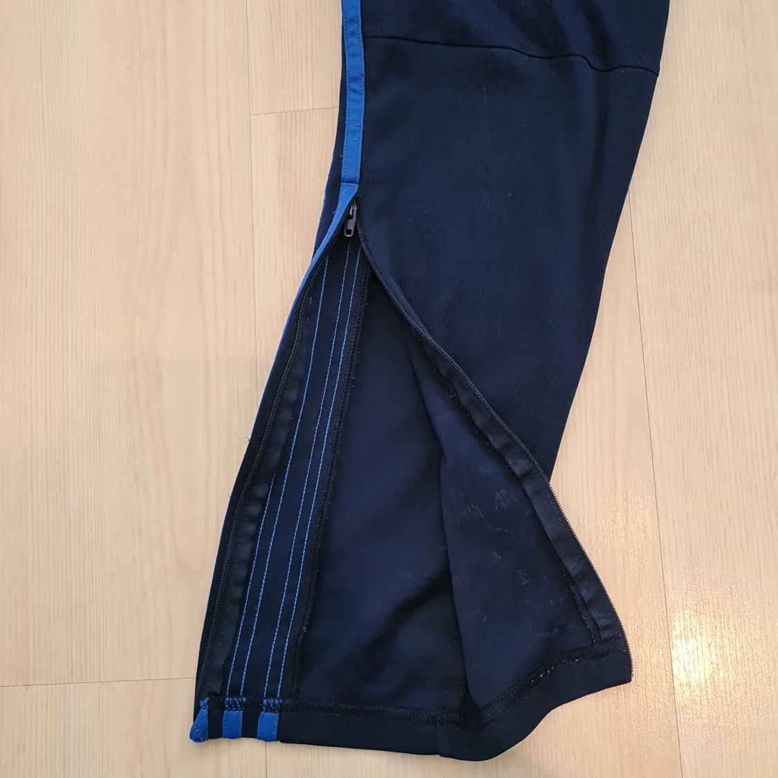 Adidas tröningsbyxor - 91