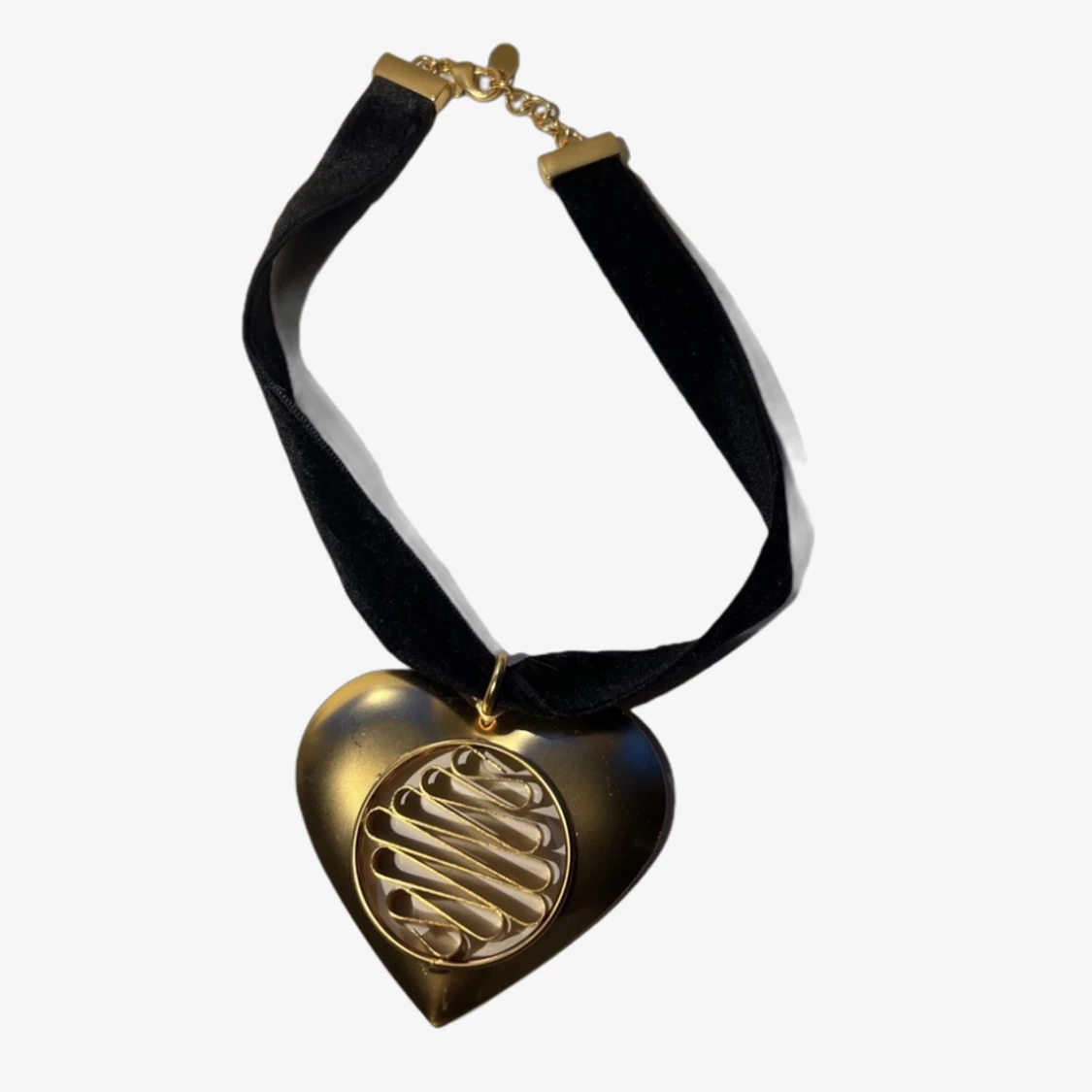 Choker med guldigt hjärta