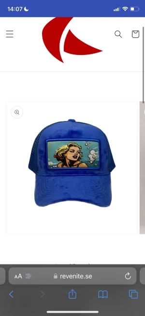 Revenite keps till Salu! - Hej nu säljer jag denna as feta keps. Denna kommer aldrig att säljas igen och är alltså limiterad. Passar perfekt inför sommaren! Hör av dig vid frågor eller funderingar!🤩