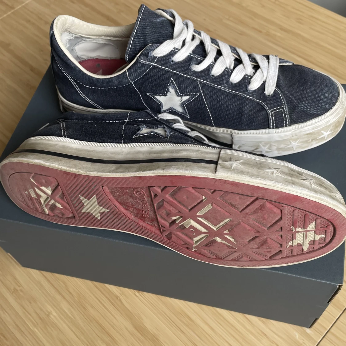 Mörkblå converse - 90