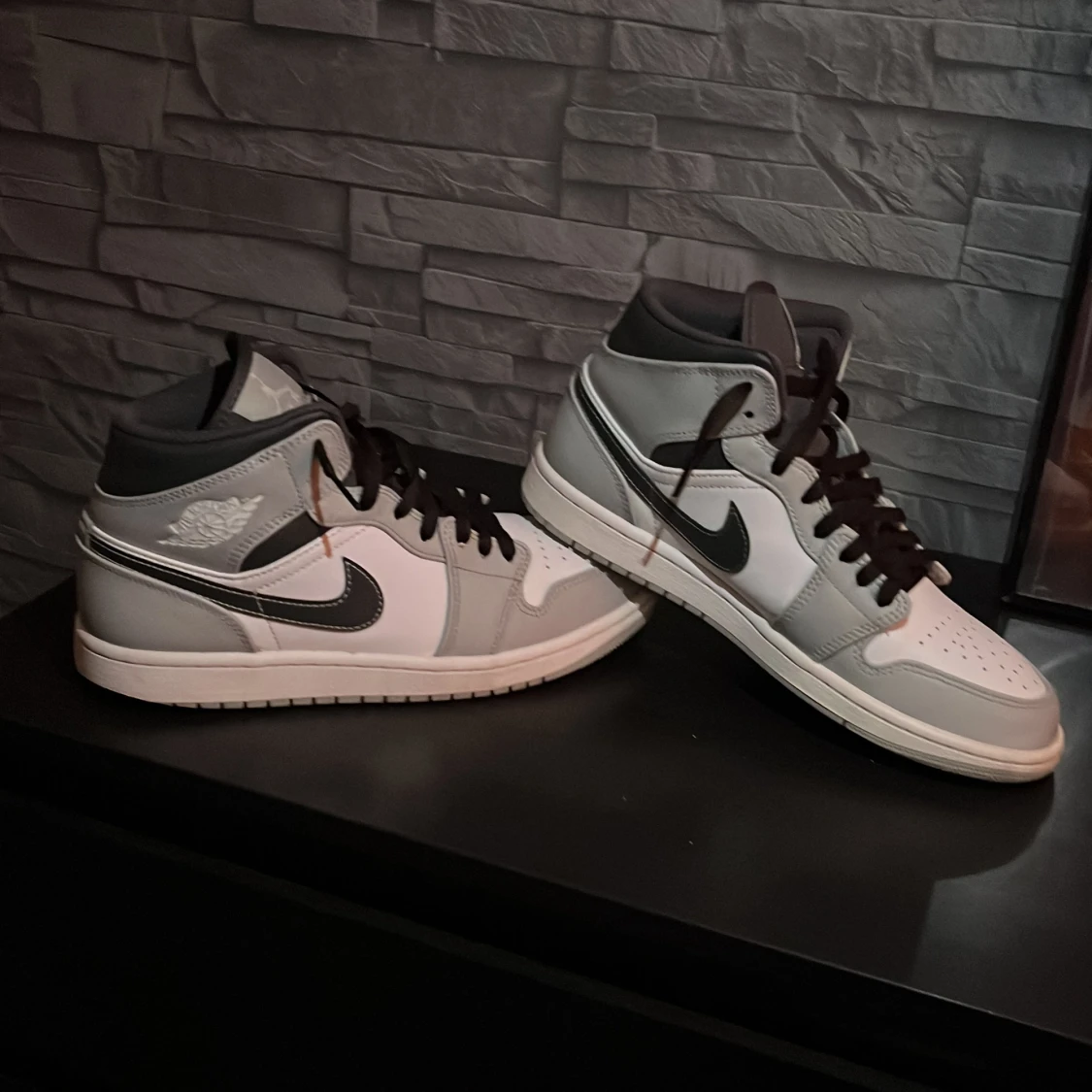 Jordan 1 mid light smoke grey - 90