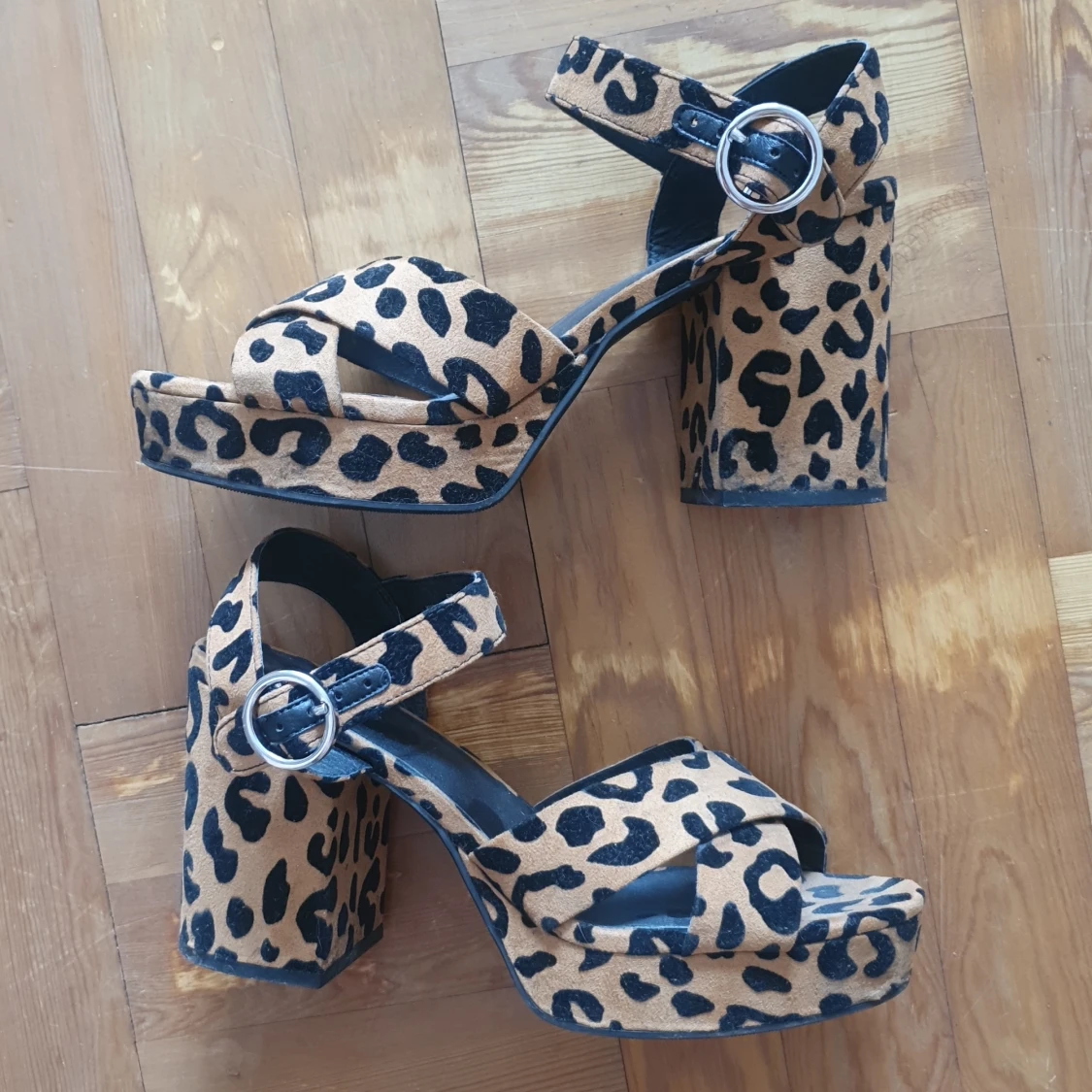 Cheetah Wedges  - 90