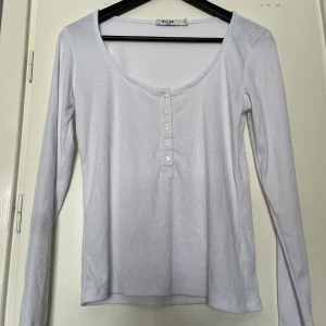 Topp - Vit topp från Nakd i storlek M.