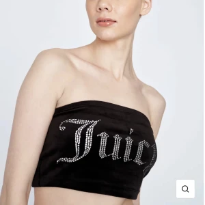 Juicy couture tub top Svart  - Den är knappt använde, har kanske använt den 3-4 gånger. Den är i bra skick, har inga hål eller trådar som hänger, alla paljetter sitter fast på texten juicy.