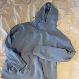 Säljer denna hoodie från lager 157 då den inte kommer till andvändning, helt oanvänd och är i nyskick❣️