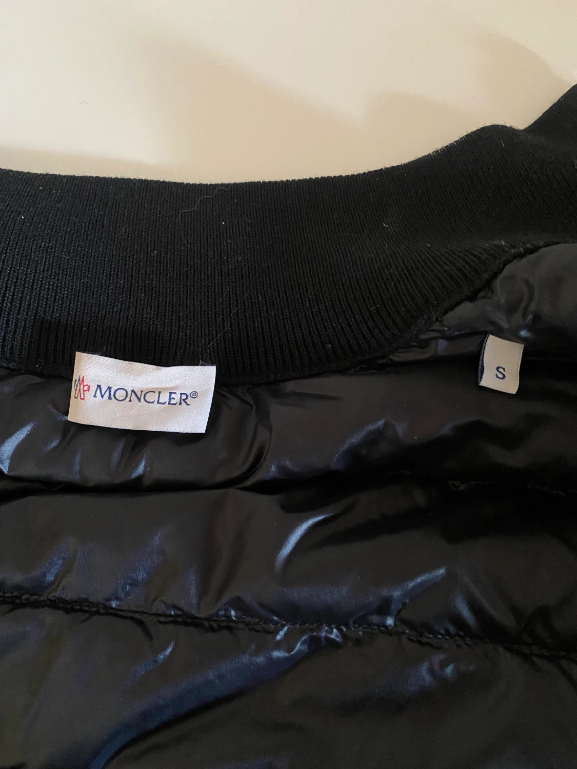 Moncler jacka  - 90