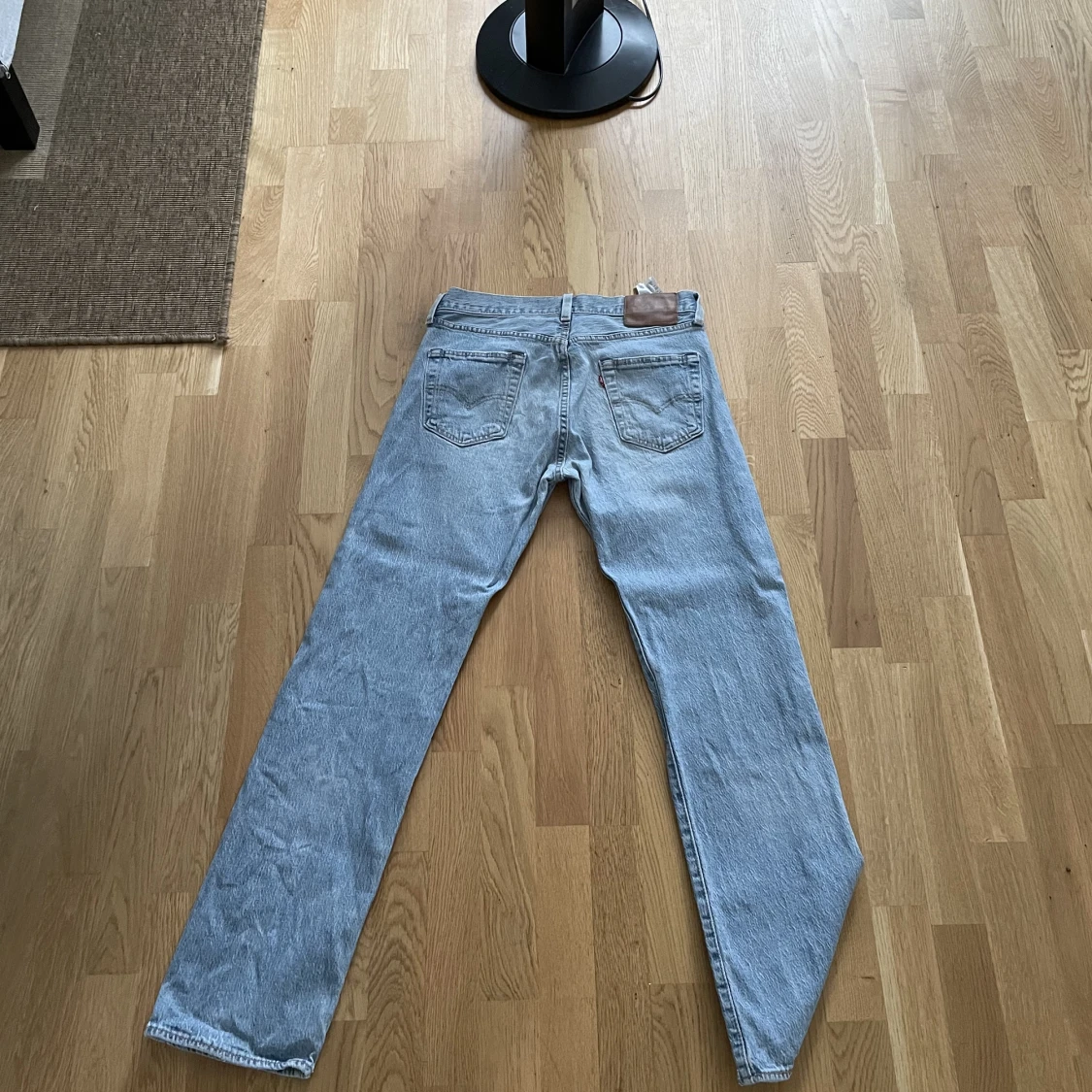 Ljusblå levi’s jeans 501  - 90
