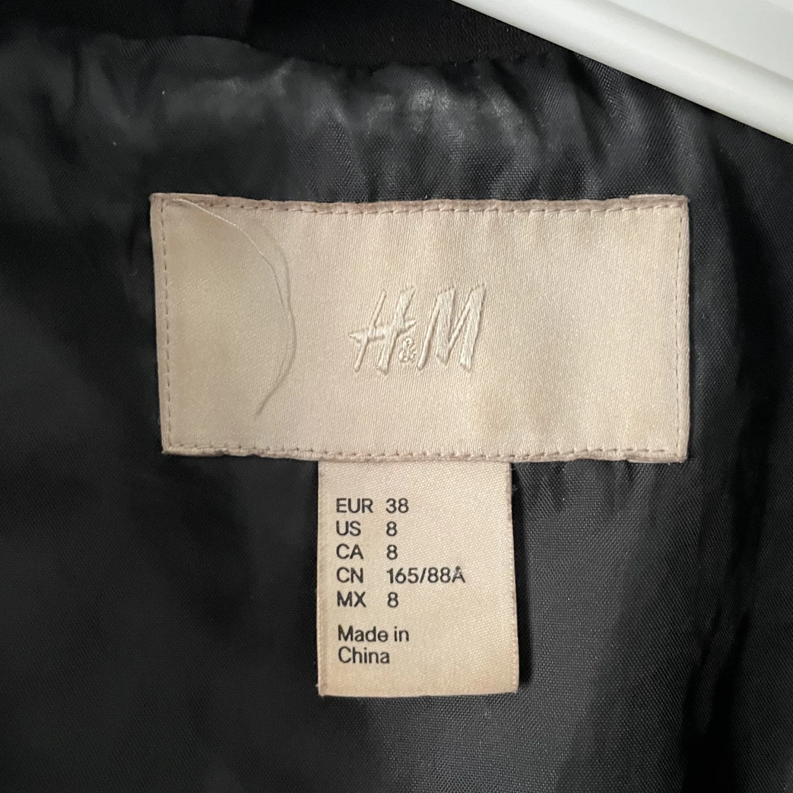 Tunn svart kappa - 91