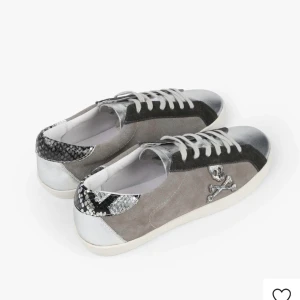 Scalpers sneakers  - sneakers från scalpers. Använts några enstaka gånger. 