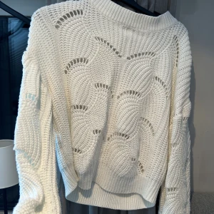 Vit stickad S - Stickad vit tröja  Gina tricot  S