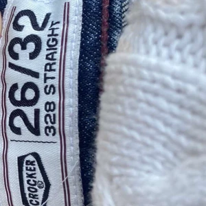 Blåa jeans! - Jätte fina jeans som tyvärr inte kommer till användning längre! Midrise och sitter jätte fint! Skriv för fler bilder!