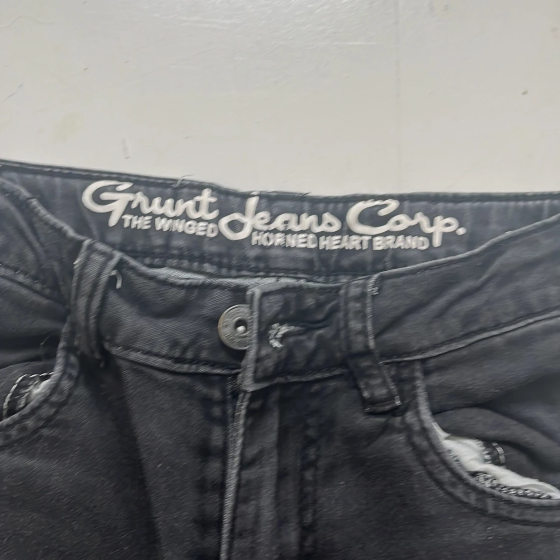 Gråa/svarta skinnyjeans  - 90