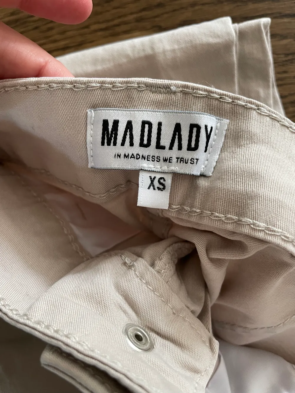 Säljer 2 superfina byxor från Madlady i Storlek XS. 70kr/styck.  . Jeans & Byxor.
