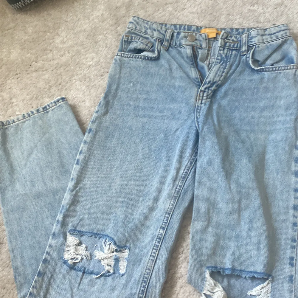 Säljer dessa jeans från Gina Young. Bra skick!. Jeans & Byxor.