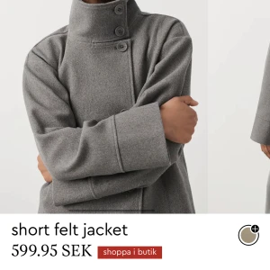 Ginatricot kappa  -  Kappa från ginatricot, strl M. Slutsåld online, köptes för cirka en vecka sedan och är helt nya prislappen sitter kvar. Ordinarie priset är 566kr säljer för 400kr.