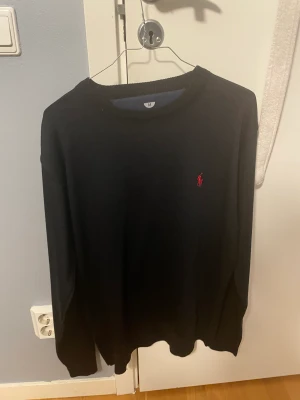 Polo ralph lauren tröja - Hej säljer min polo tröja i storlek m köpt i bestofbrands mycket fint skick
