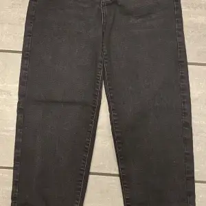Svarta Jeans Gina tricot, Mom jeans, stl 32