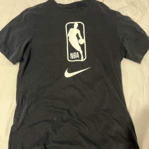 Nike/NBA T-shirt i gott skick