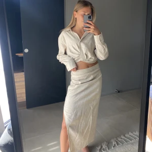 Linne set - Kjol och tröja i linne från Zara. Köp som set eller enskilt🫶🏽