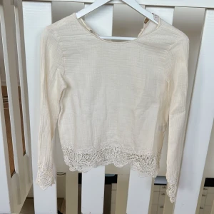Topp - Topp från zara, den är fint skick. 