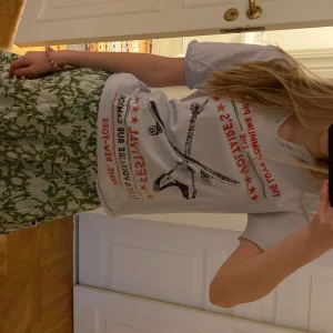 Zadig t-shirt - Säljer denna Zadig t-shirt. Vet tyvärr inte storlek men skulle gissa på en s💕