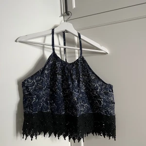 Crop top - Beautiful crop top. Like new, used a few times only!