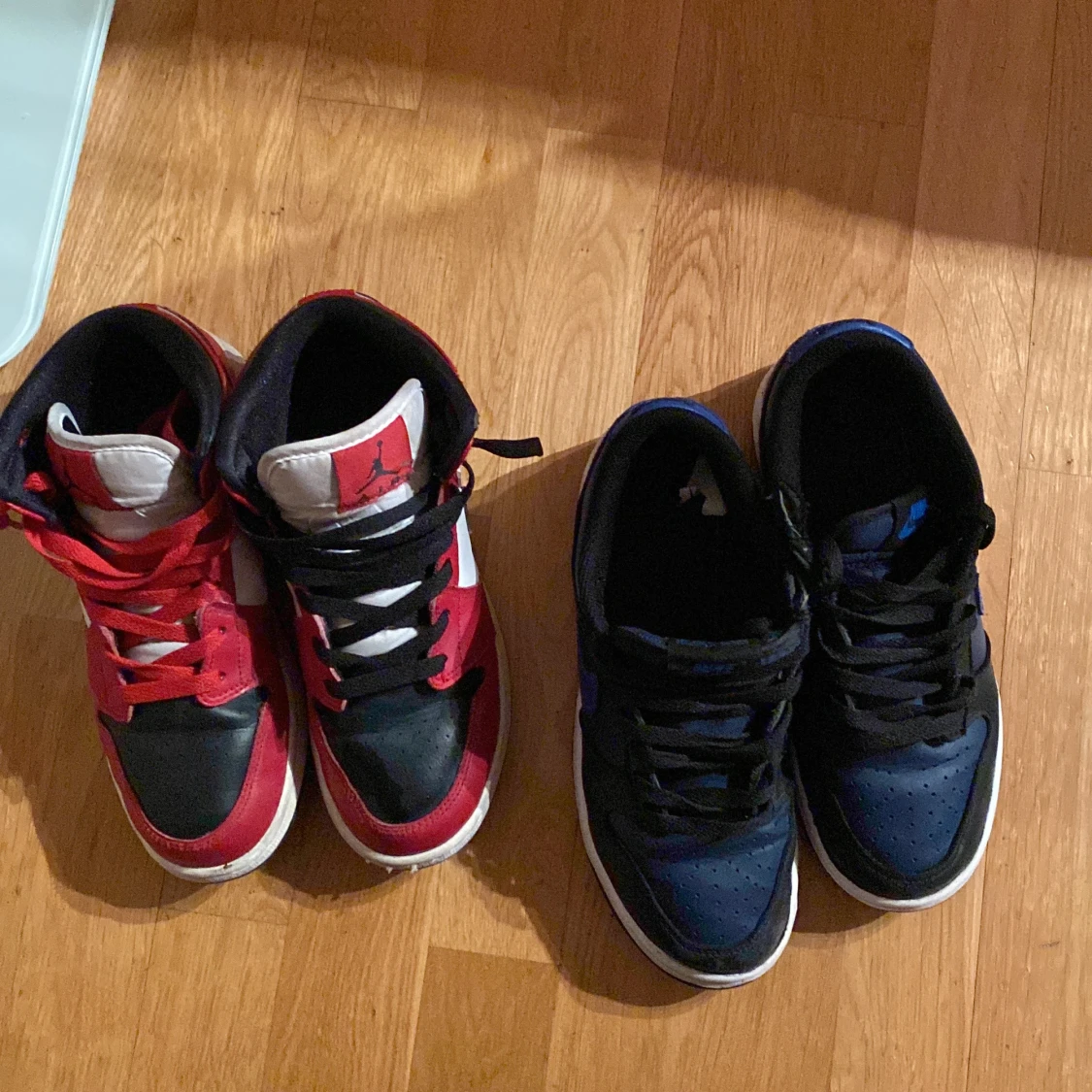 Två par skor nike - 90