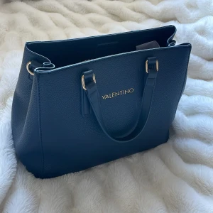 Handväska  - Superfin väska som tyvärr inte kommer till användning längre💗