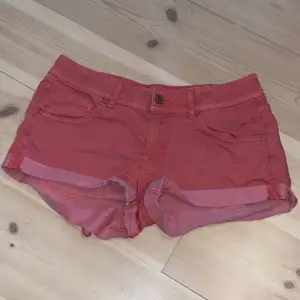 Shorts från H&M i storlek 36.