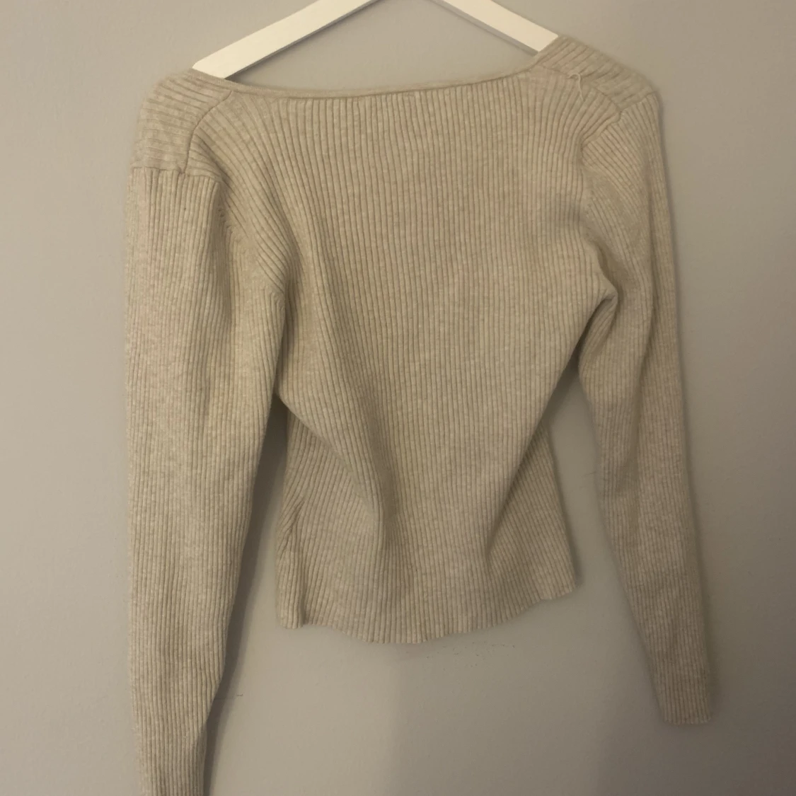 Långärmad beige tröja  - 90