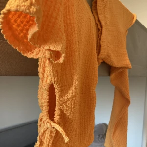 LJUS orange set ZARA - Billigt. Köpte för 17-20 dagar sen. 