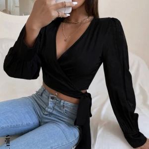 Ny topp  - Helt ny och oanvänd topp  Storlek S/M  80kr plus frakt på 30kr 