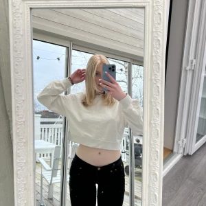 H&M tröja  - Enklel basic tröja som funkar till allt!! 💕💕💕 Betal via Swish, kund står för frakt:) Mötas: Linköping, Motala, Borensberg💕