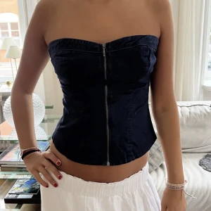 Fin festtopp  - Säljer denna fina topp! Köpt på plick. Aldrig använd då den är för stor💞💞