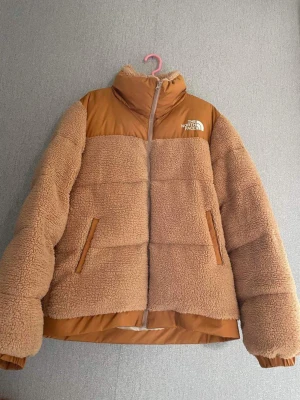 The North Face - Jacka är superbraskick!  Som ny 🫶🏻  Pris kan absolut fiskuteras vid snabäffar