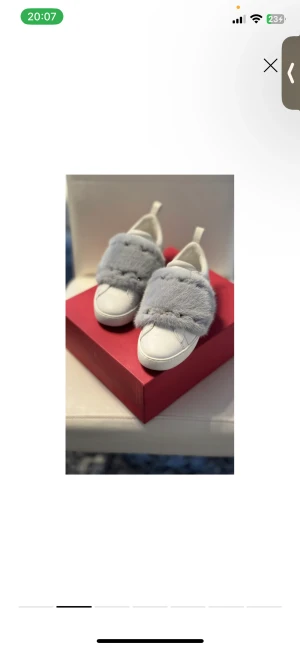 Valentino skor - Valentino sneakers i storlek 37, som nya