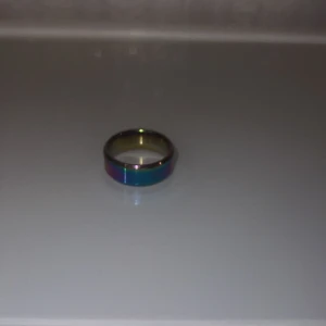 Kristall ring  - Jätte fin kristall ring, aldrig använt, använd gärna köp nu, 15 kr för att posta som ett brev (inte spårbart och kommer inte med kvittot) 🩷