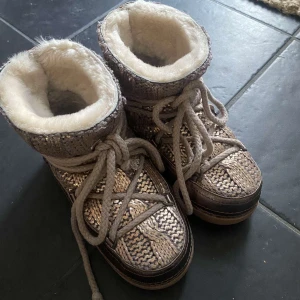 Inuikiis  - As coola inuikiis som är oanvända,  kontakta för fler bilder eller frågor.