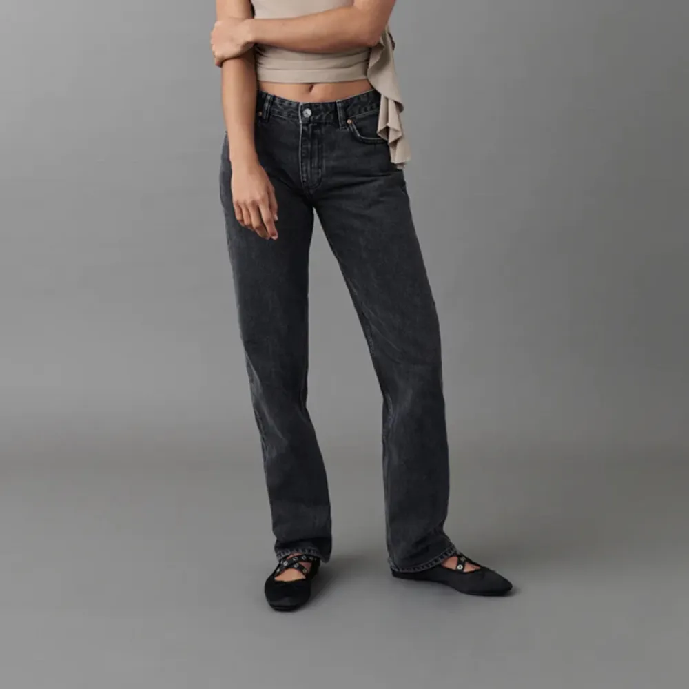Jättefina jeans från Gina Tricot, endast använda en gång, nypris 499!💕(köpare står för frakt). Jeans & Byxor.