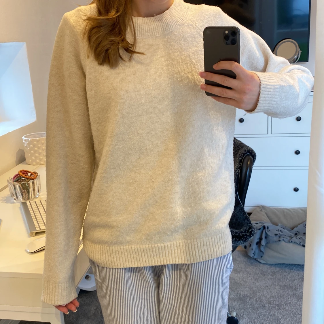 Begie stickad tröja  - 91